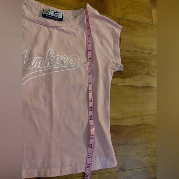 G-111 Sports by Carl Banks Cooperstown Collection Pink NLB Yankees T-Shirt - Picture 9 of 10